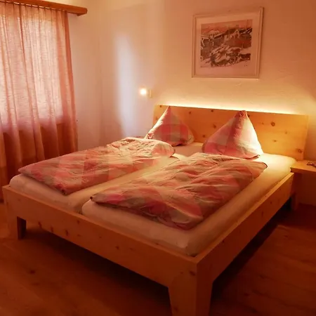 Apartment Chesa Delfin Pontresina