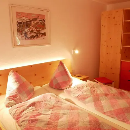 Apartment Chesa Delfin